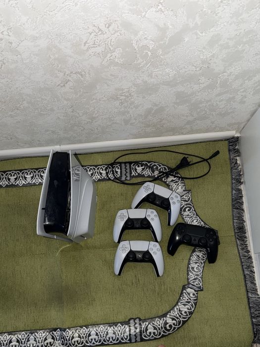 Playstation5 Slim и 4джойстик и Ps plus