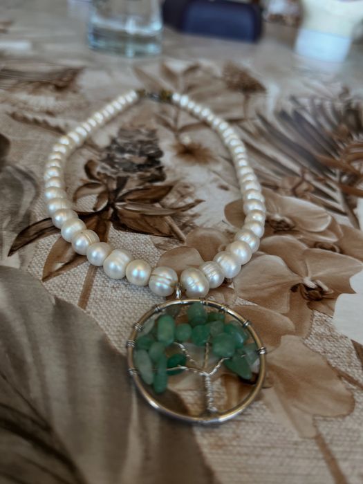 Колиета от перли с висулка