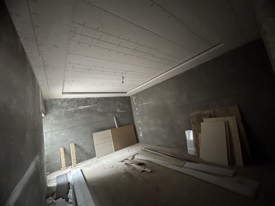 киров  хокимият орка томонида  2сотих  8хона +падвал  учасктка