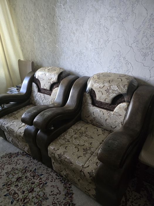 Диван с креслами