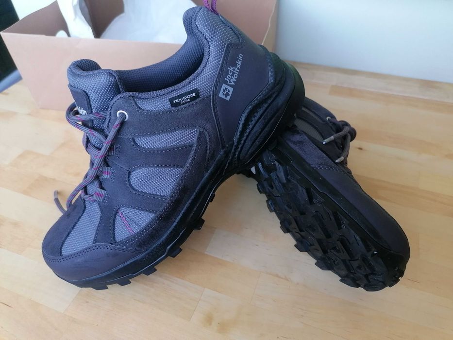 Adidasi dama Jack Wolfskin Trail Hiker Texapore Low W marime 40 impermeabili TEXAPORE trekking outdoor, noi , usori, respirabili, aderenta buna