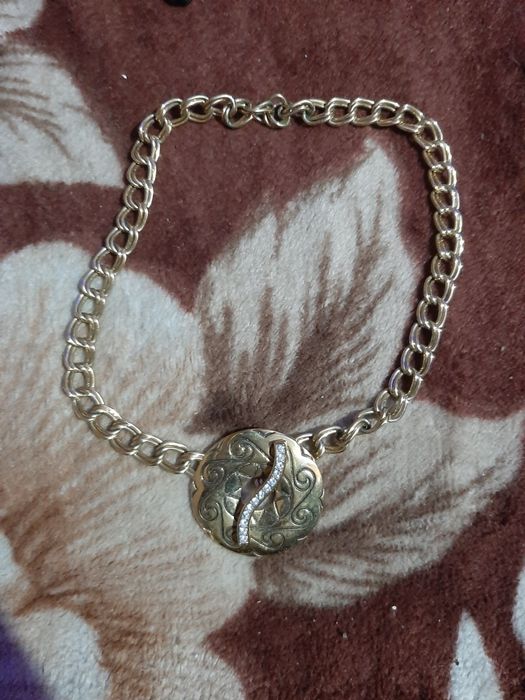 Vând colier bijuterie de damă în stare bună