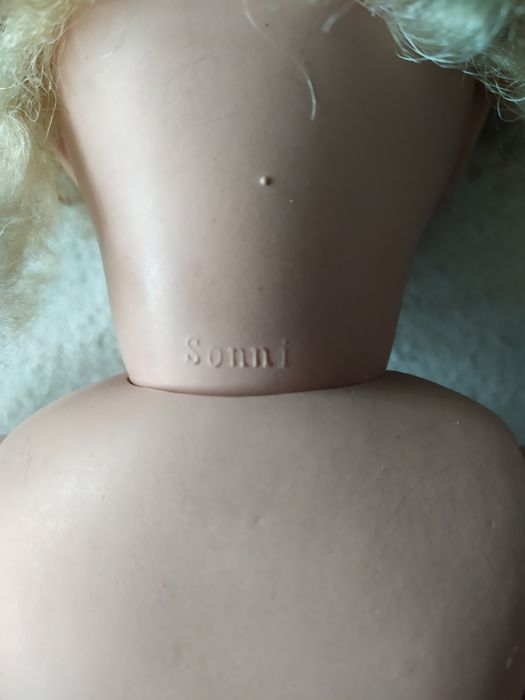 Продам куклу винтажную Sonni