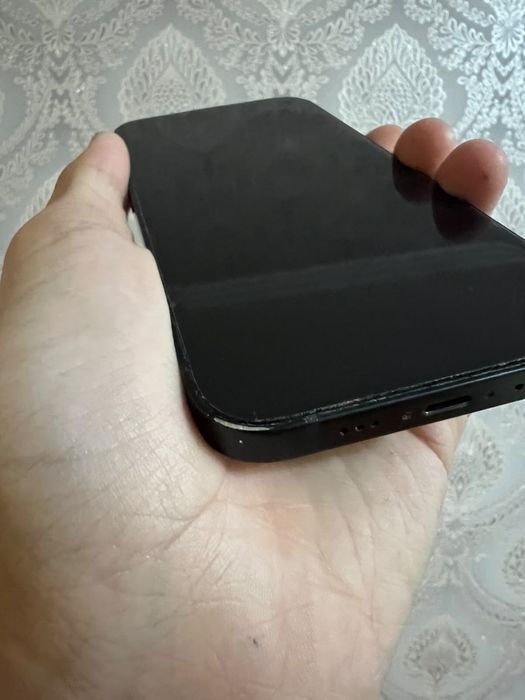 Продам Айфон 13 срочно