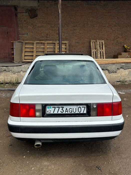 продам ауди 100 с4
