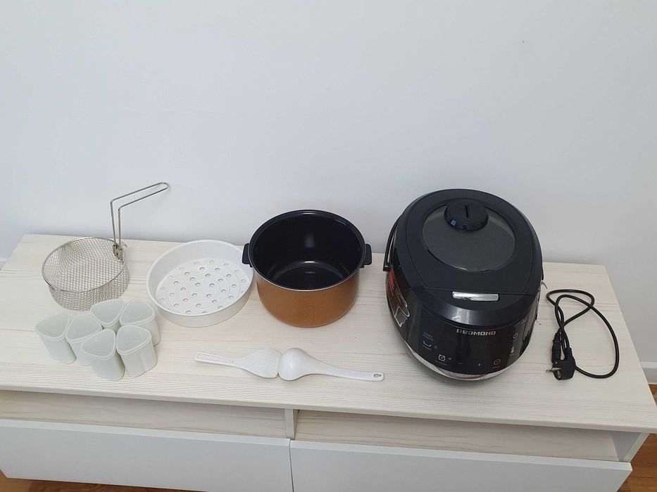 Продам мультиварку Redmond