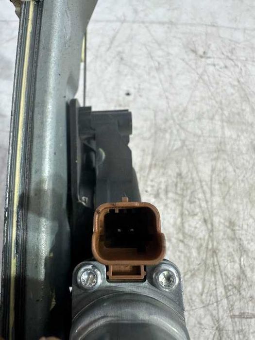 Dezmembrari  DACIA LOGAN 3 Macara geam electric dreapta fata cod piesa 807209782r