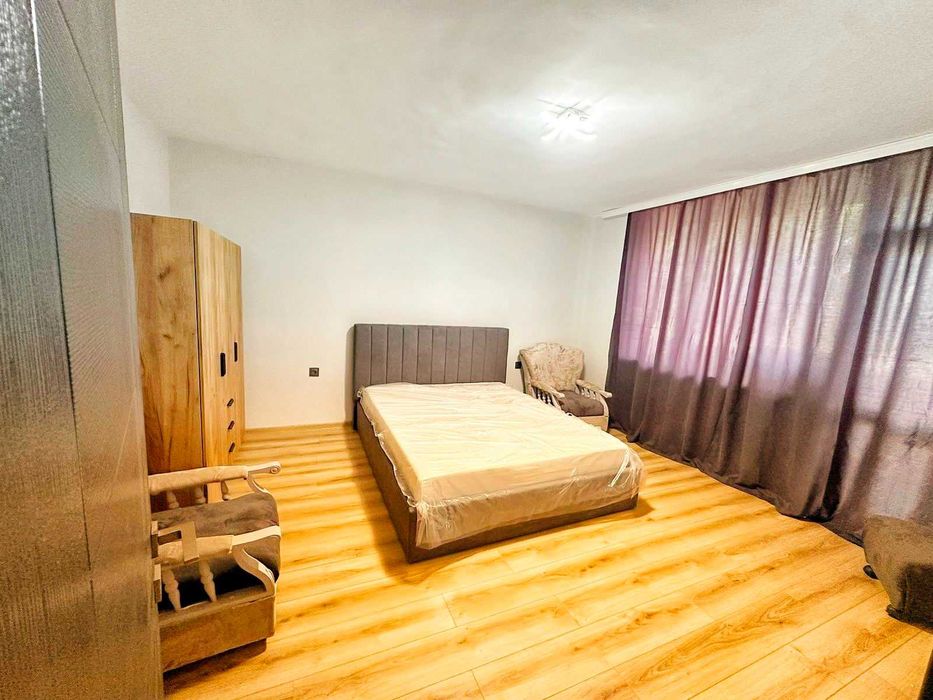 Дава се под наем Четиристаен апартамент в Асеновград - 116 кв.м за 382.5 € - Снимка #1