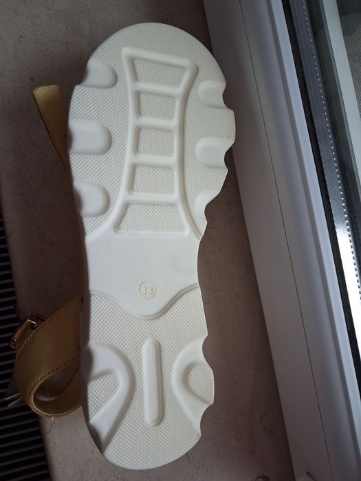 НОВИ Кожени сандали Lasocki