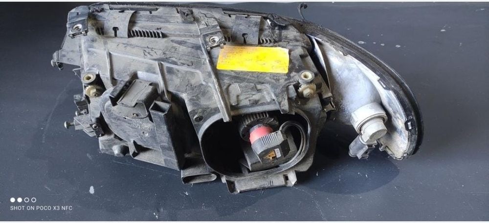 Far Dreapta Audi A8 D2  European 
Far Audi A8 D2 Xenon 1994-2002