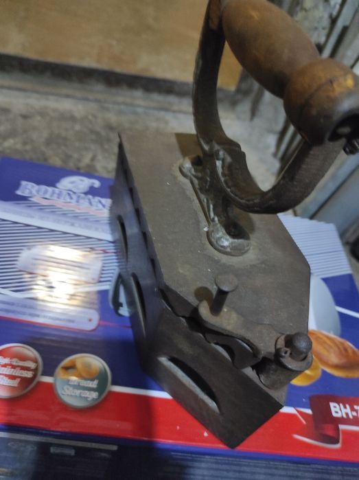 Fier calcat vechi vintage impecabil