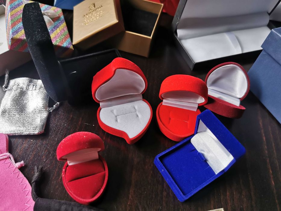 Кутии за бижута и подаръци