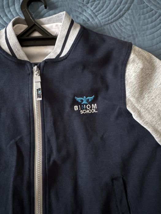 Продам бомбер Binom School