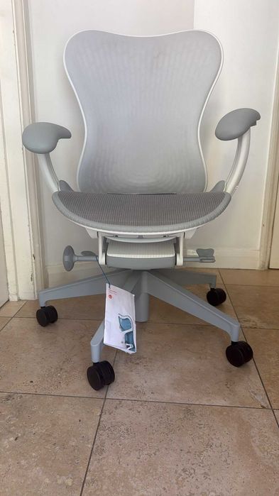 Herman Miller Mirra 2 Chair - Full Specification Model - White Scaun Culoare Albă