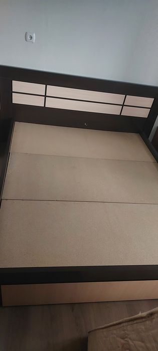 Продам двуспальную кровать