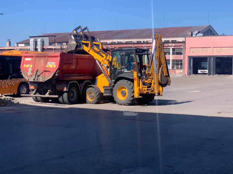 Услуги с комбиниран багер