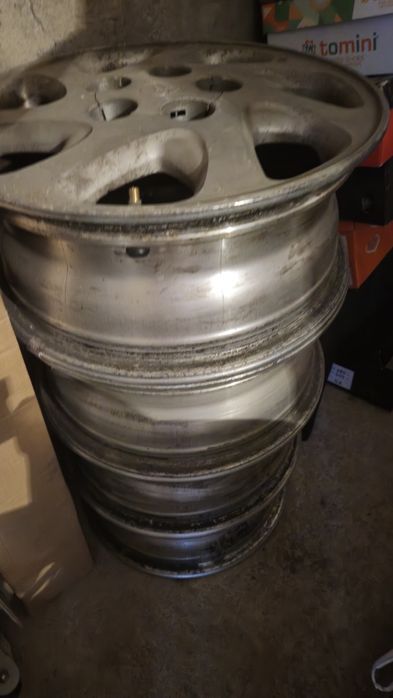 Продам оригинал диск на тойота 20