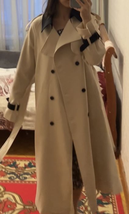 Классический тренч в базовом оттенке