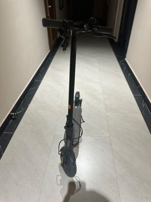 Xiaomi Mi Scooter — почти новый, всё работает