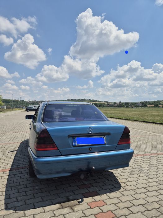 Vand sau schimb Mercedes c220