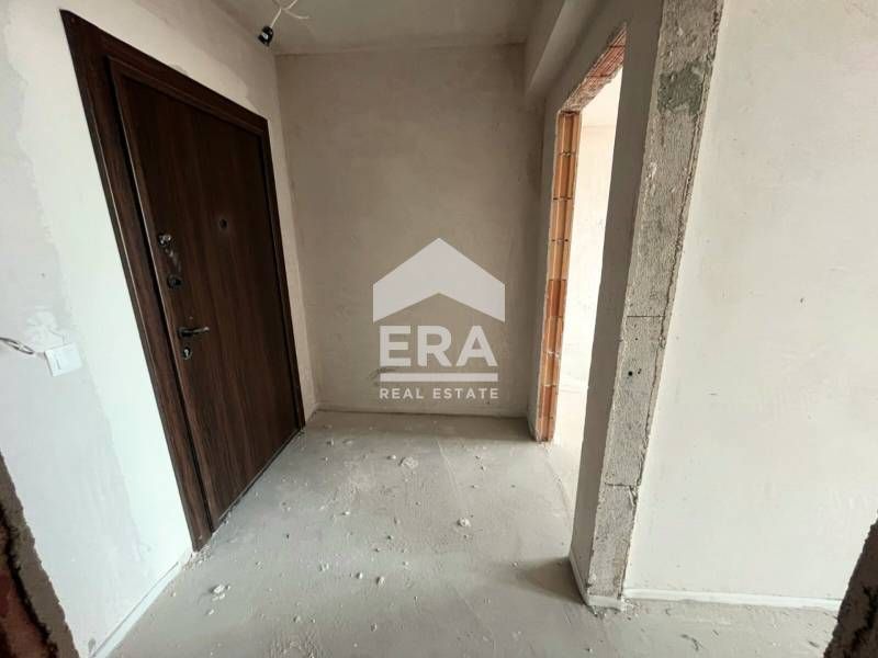 Продава се Двустаен апартамент в Варна, Бриз - 61 кв.м за 2541 €/кв.м - Снимка #5