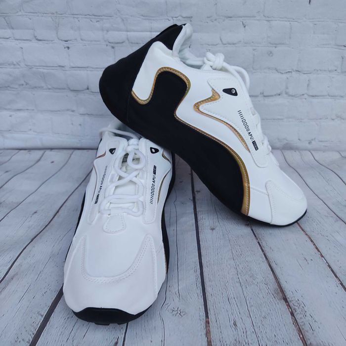 Мъжки спортни обувки - размер 45