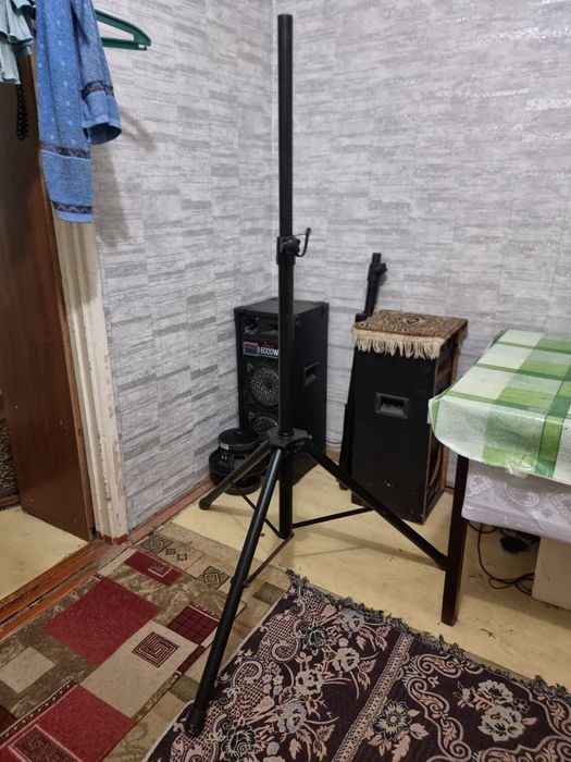 Стольные штативы для аппаратуры