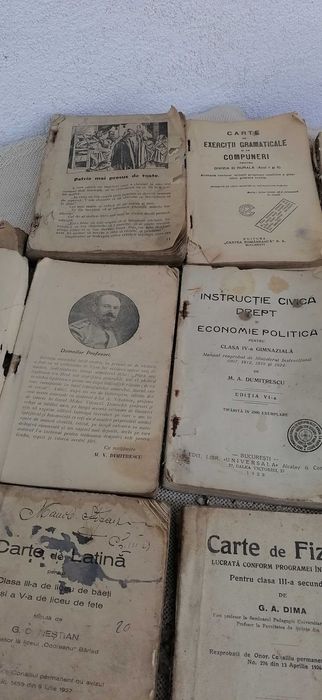 ofer  spre  vanzare  carti   din  perioada  1921  1928  30 lei