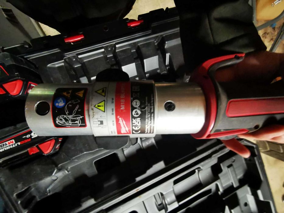 Presa sertizare Milwaukee  M18 BLHPT pentru instalatii +bacuri geberit