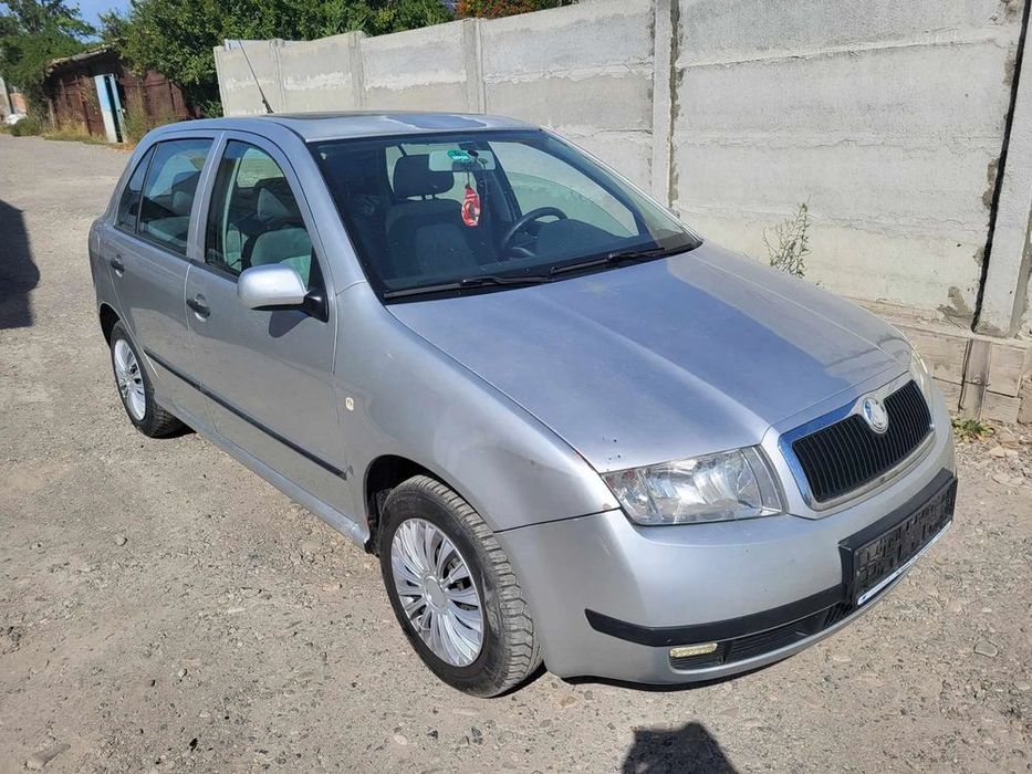 Dezmembram Skoda Fabia 1 usa fata dreapta/usa spate dreapta/ haion spate