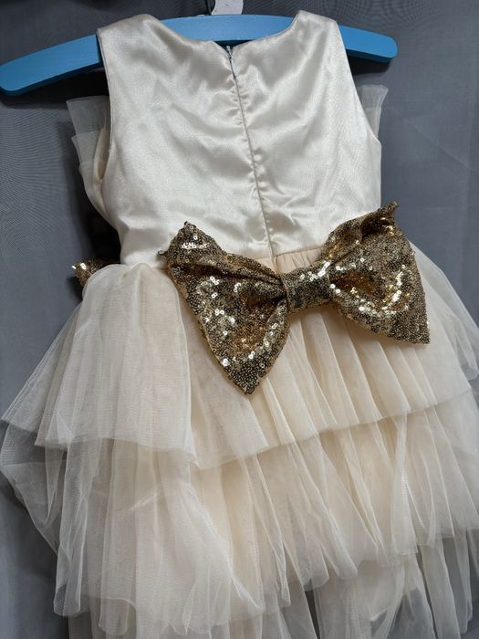 Продам платье для девочки