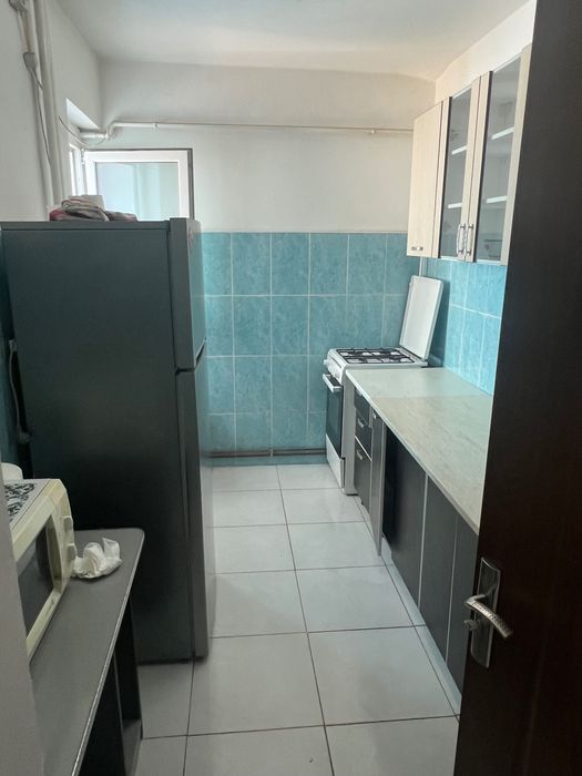 Ofer spre închiriere apartament Tătărași, la bulevard, utilat complet