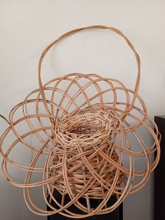 Vand cosuri si vazute din rachita