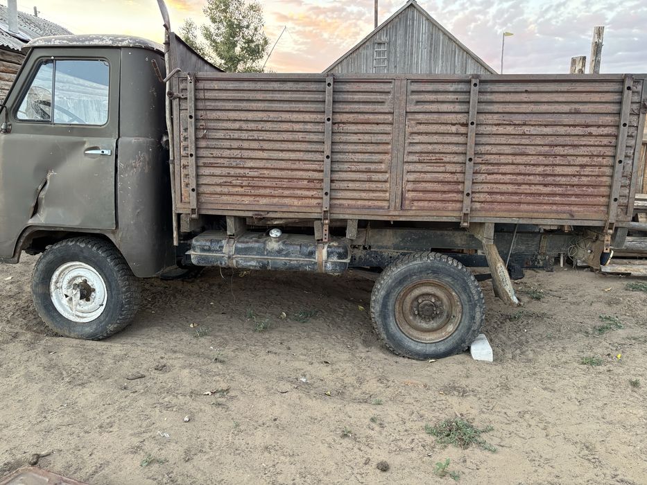 Продам УАЗ 3303 бортовой