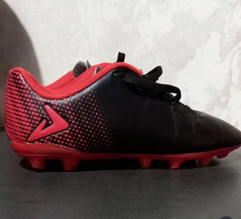 Продам бутсы  33р