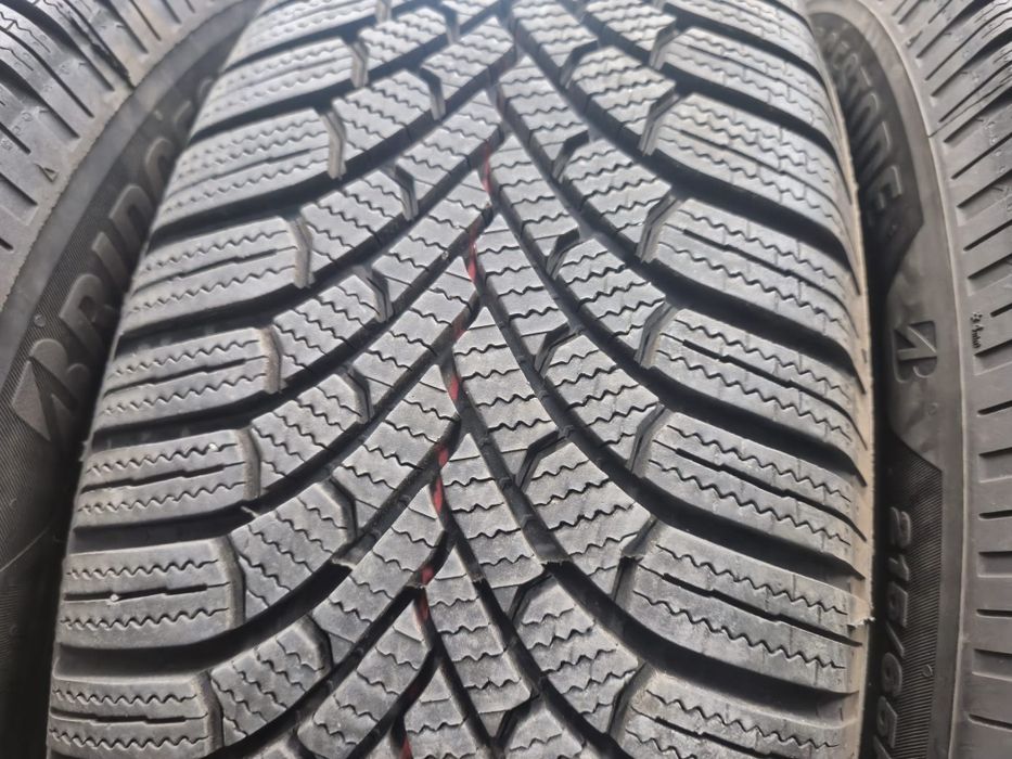 4 anvelope iarna Bridgestone 215 65 17 aproape noi