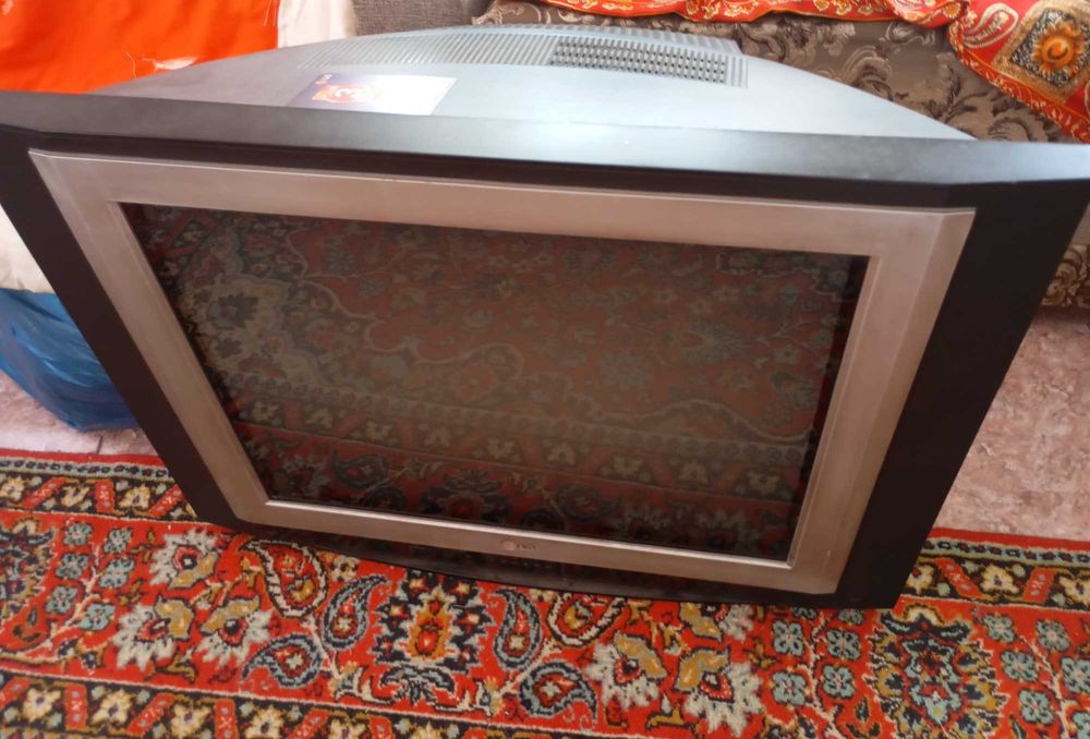 Продам телевизор