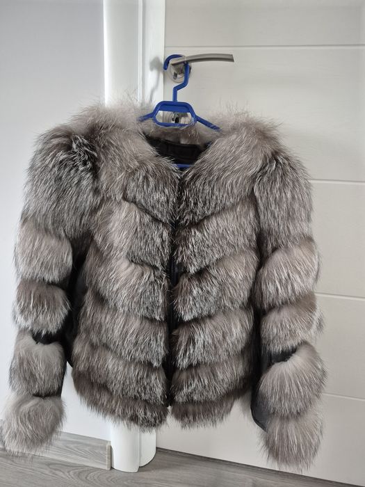 Haina de blana de vulpe argintie