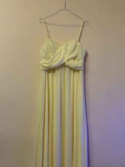 Различни елегантни рокли