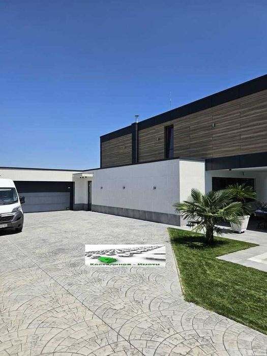 Продава се Къща в с. Марково, Област Пловдив - 365 кв.м за 2000 €/кв.м - Снимка #2