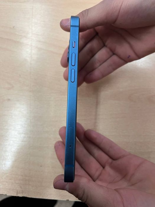 Продам Айфон 13!