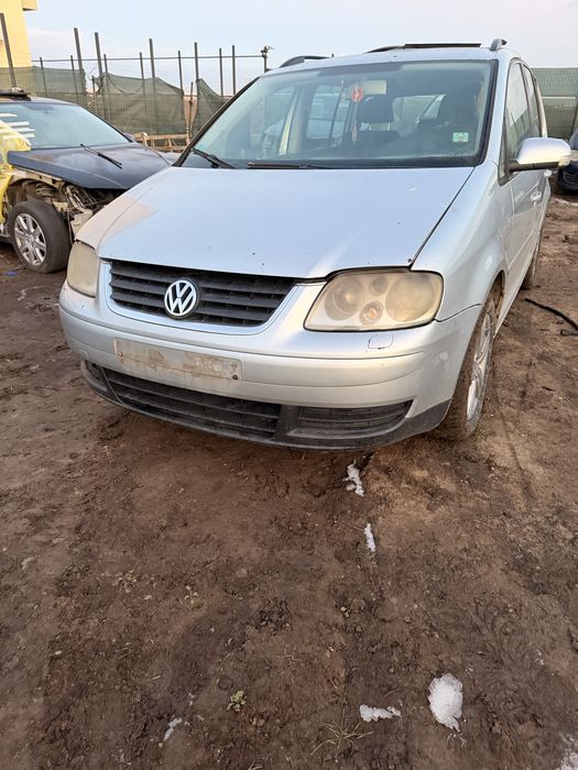 Dezmembrez dezmembrari vw touran 1.9 TDI BLS 105 cai 6+1 trepte 2007