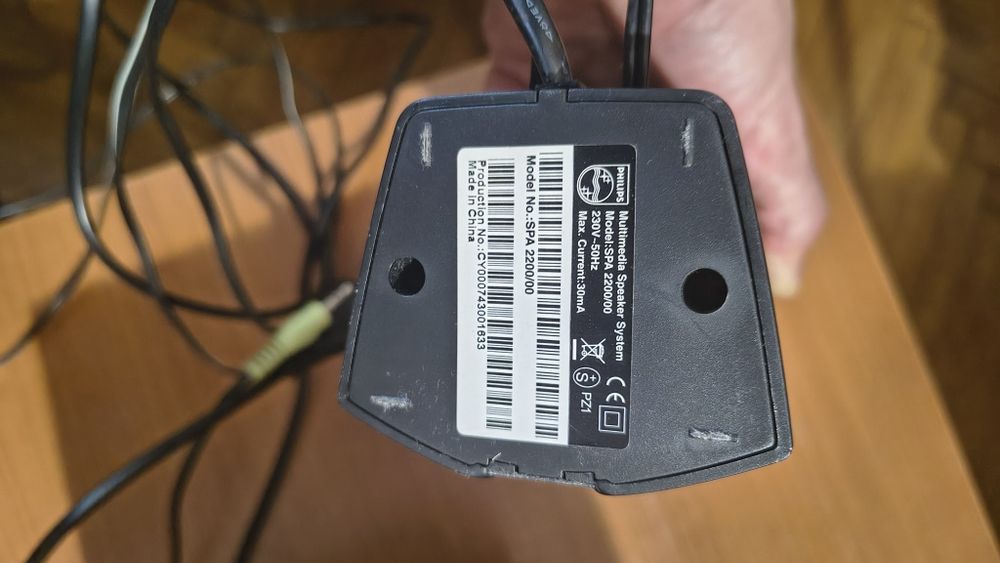 Sistem boxe Philips cu subwoofer-bass bonus