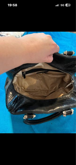 Geanta de mana piele rigida grea 22x13x33 Liu Jo in stare foarte buna