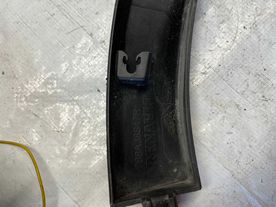 Задна лява вежда Renault Captur 13-