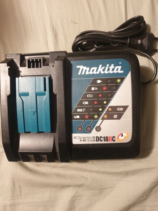 Încărcător Makita
