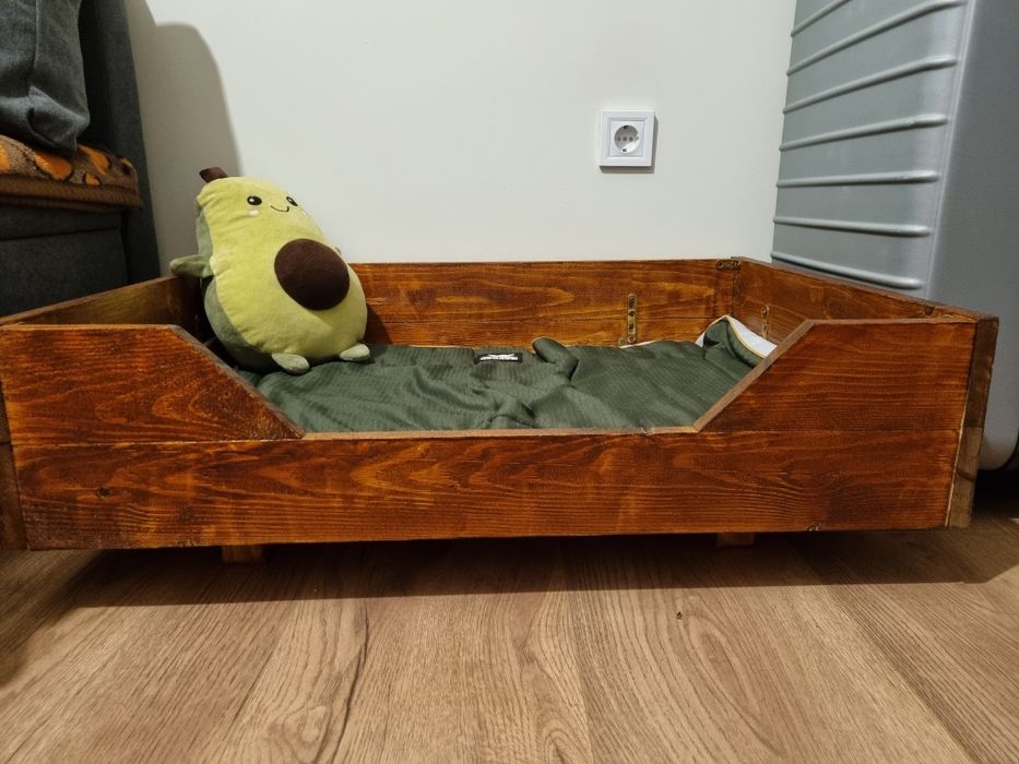 Pat lemn caine / pisici