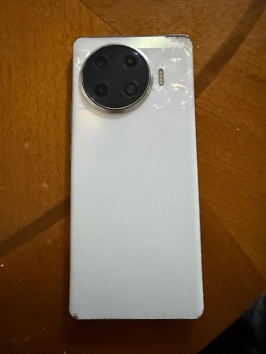 Продам Телефон TECNO