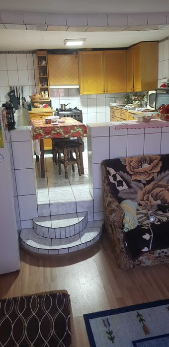 Casa de Vanzare + Gradina si anexe