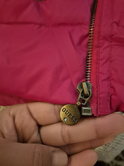 Оригинална парка от гъши пух на марката guess